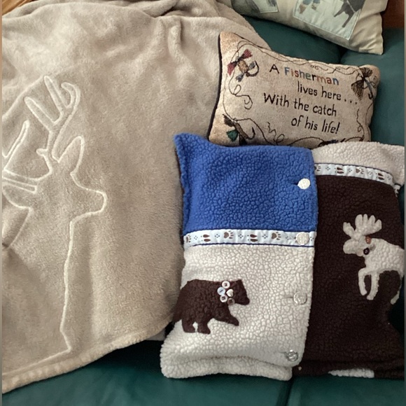 🚌  Bus Driver Holly Jolly Ride SWEATSHIRT MORA Minnesota BLUE Sz  L UniSex NWOT - Picture 10 of 16